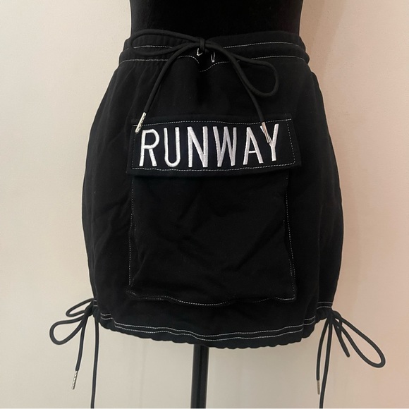 Streetwear cargo mini skirt (runs small) - Picture 1 of 4